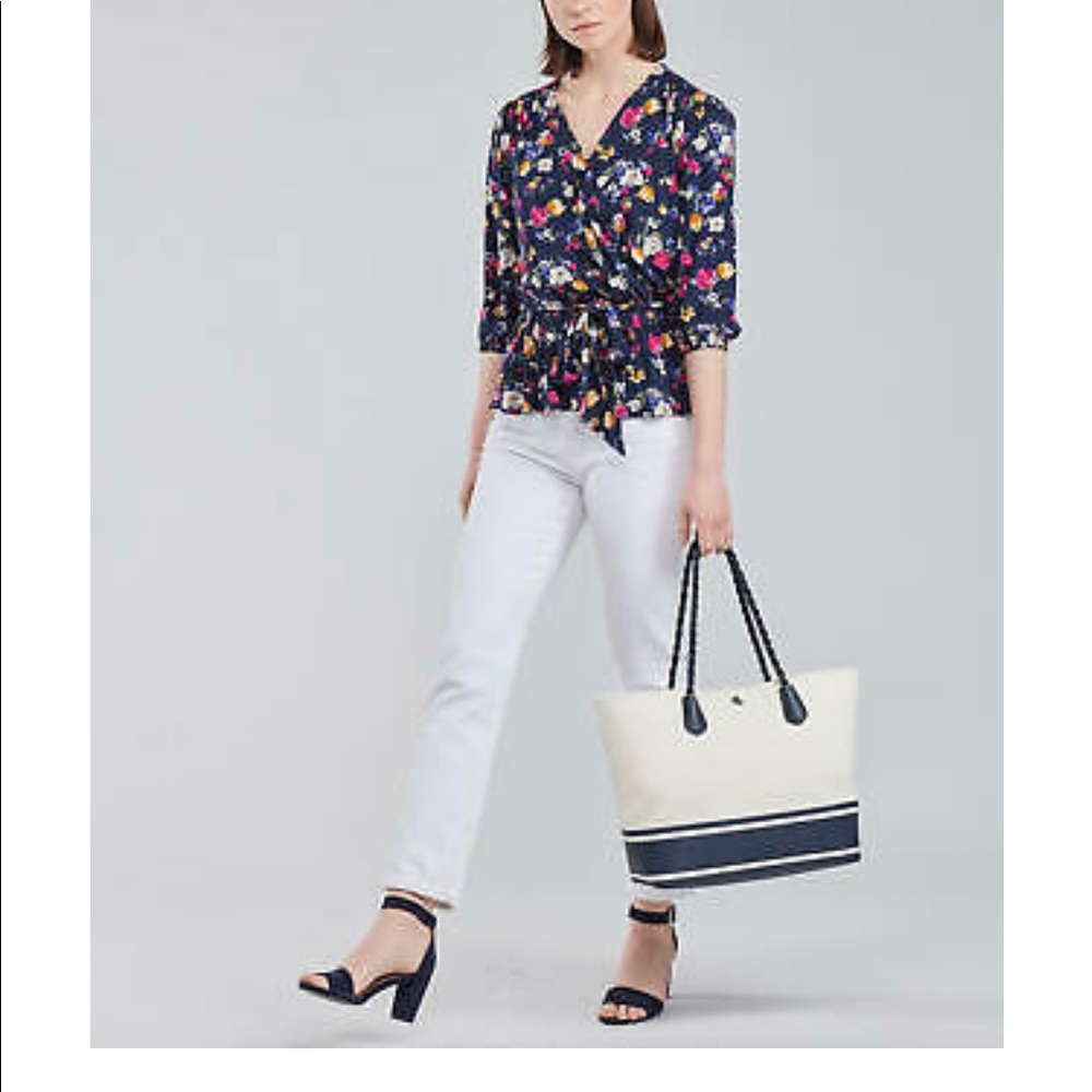 Floral Print Women's Blouse - Picture 5 of 7